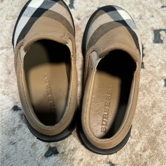 Burberry toddler sneakers, size 28 - Picture 6 of 7